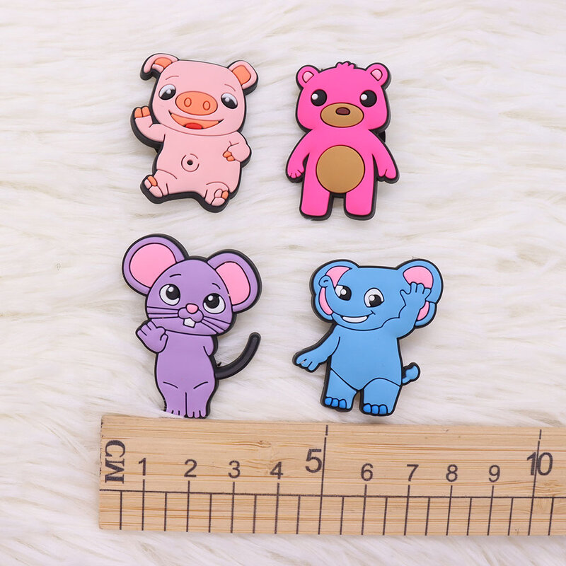 1-14Pcs Cartoon Anime Cat Monkey Mouse Bear Pig Animals PVC Shoe Charms decorazioni firmate zoccoli Fit braccialetti