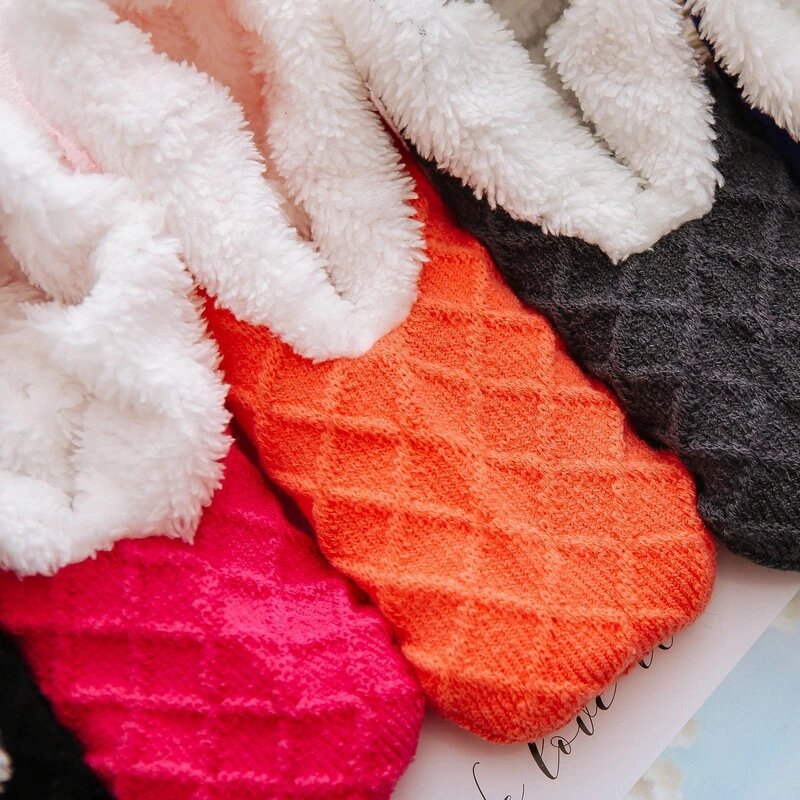 Calzini di lana invernali per la casa da donna addensare calzini da camera da letto caldi pantofole da uomo antiscivolo scaldapiedi calzini da neve pantofole