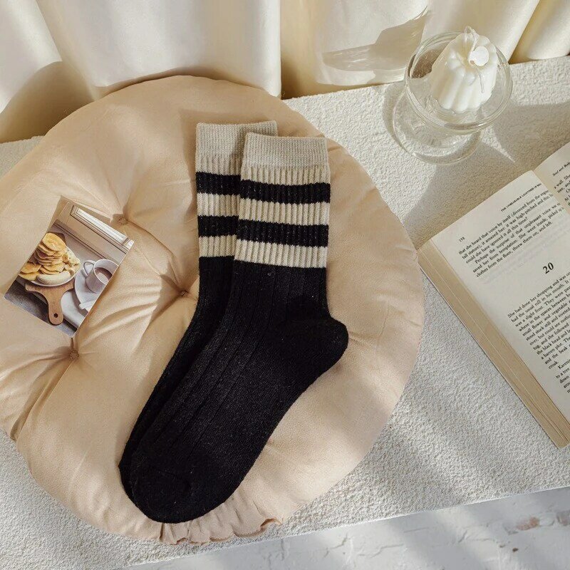 1Pair Black White Women Socks Autumn Winter Middle Tube Socks Korean Japanese Cotton Coffee Retro Designer Socks For Student