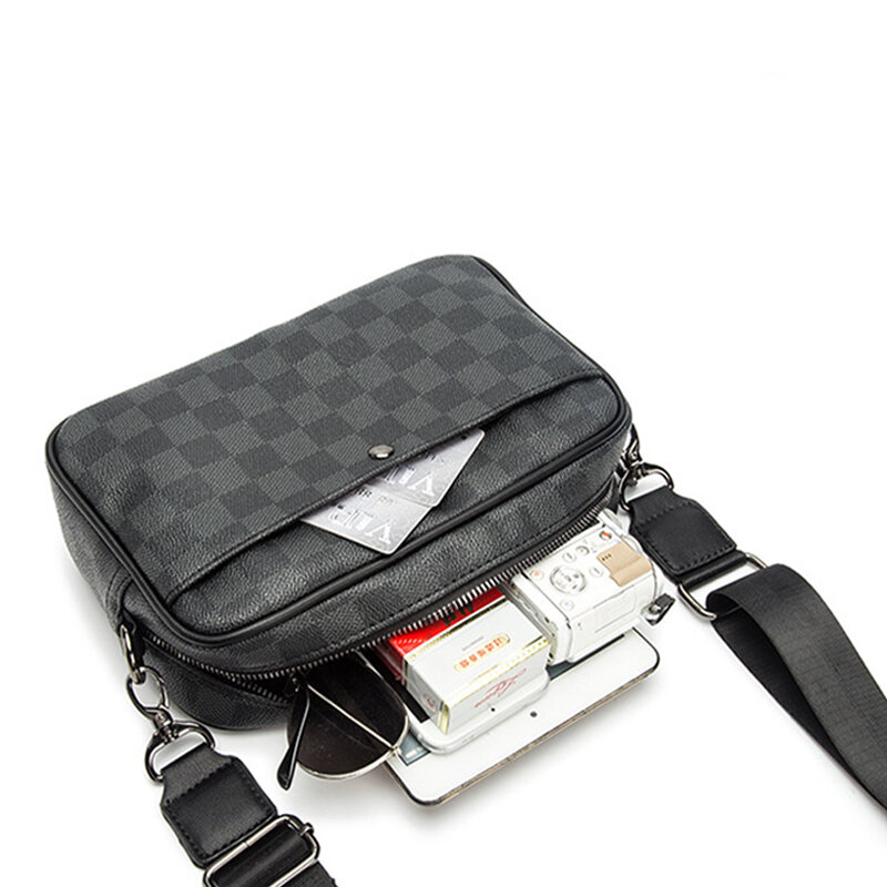 กระเป๋าสะพายข้างสำหรับสีดำผู้ชายกระเป๋าหนังสะพายพาดลำตัว PU กระเป๋าหิ้วกริดแฟชั่นเกาหลีฤดูร้อน