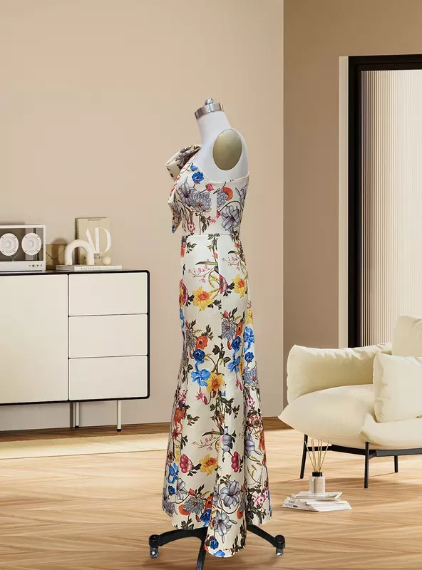 Элегантное полуторжественное платье без бретелек с юбкой-годе для торжественного вечернего выхода