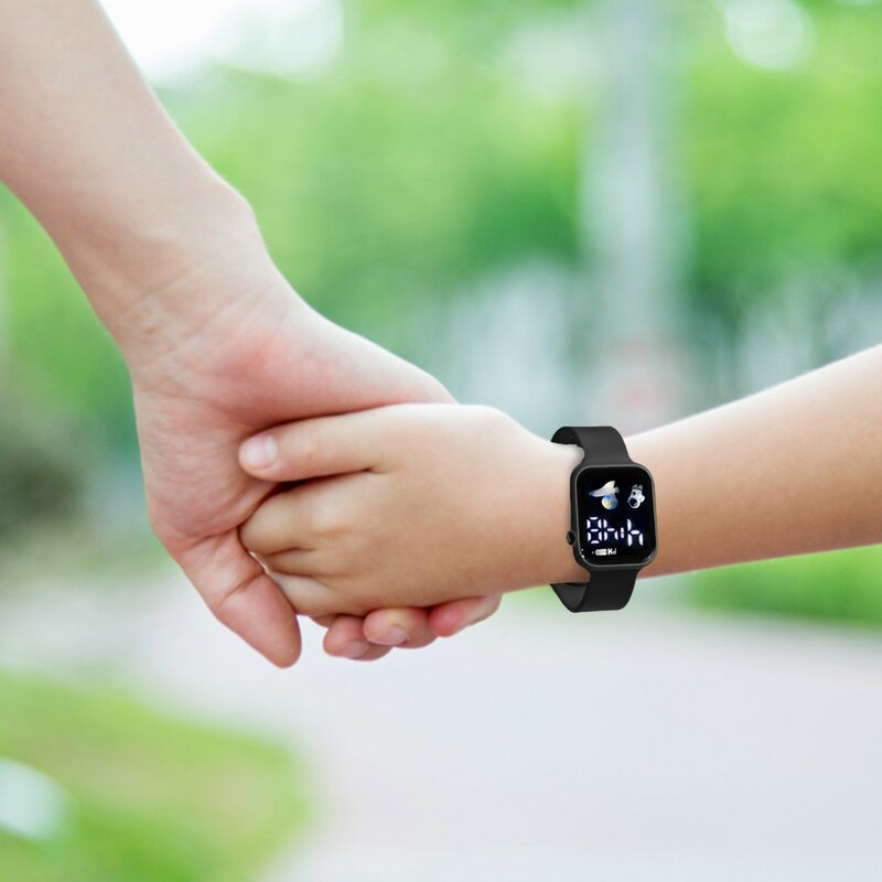 Kinderhorloge Geschikt Voor Studenten Outdoor Elektronische Horloges Led Scherm Display Time Watch Vierkante Wijzerplaat Siliconen Band Horloge