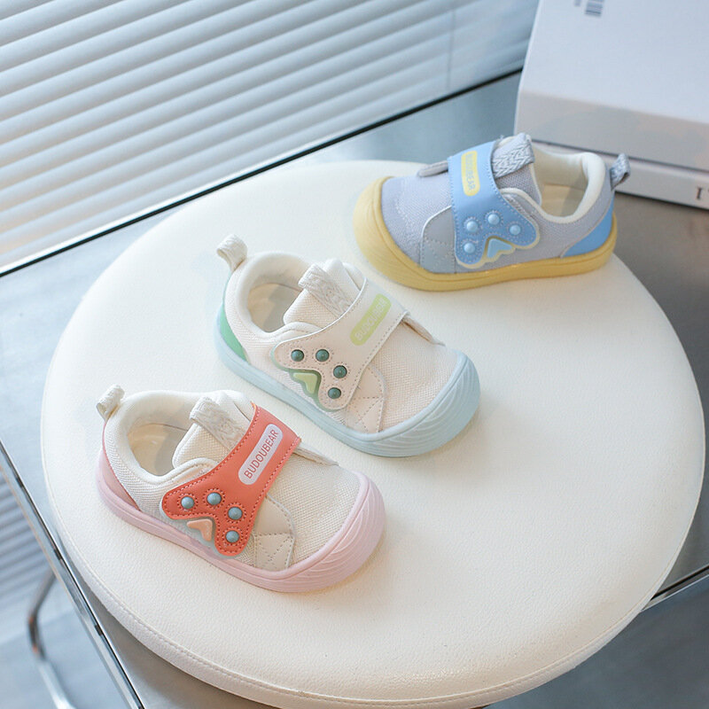 Dziecięce buty na co dzień trampki dla małego dziecka niemowlęcia na świeżym powietrzu pierwsze chodziki chłopcy dziewczynki buty do chodzenia noworodek urocze buciki niemowlęce z miękkimi podeszwami