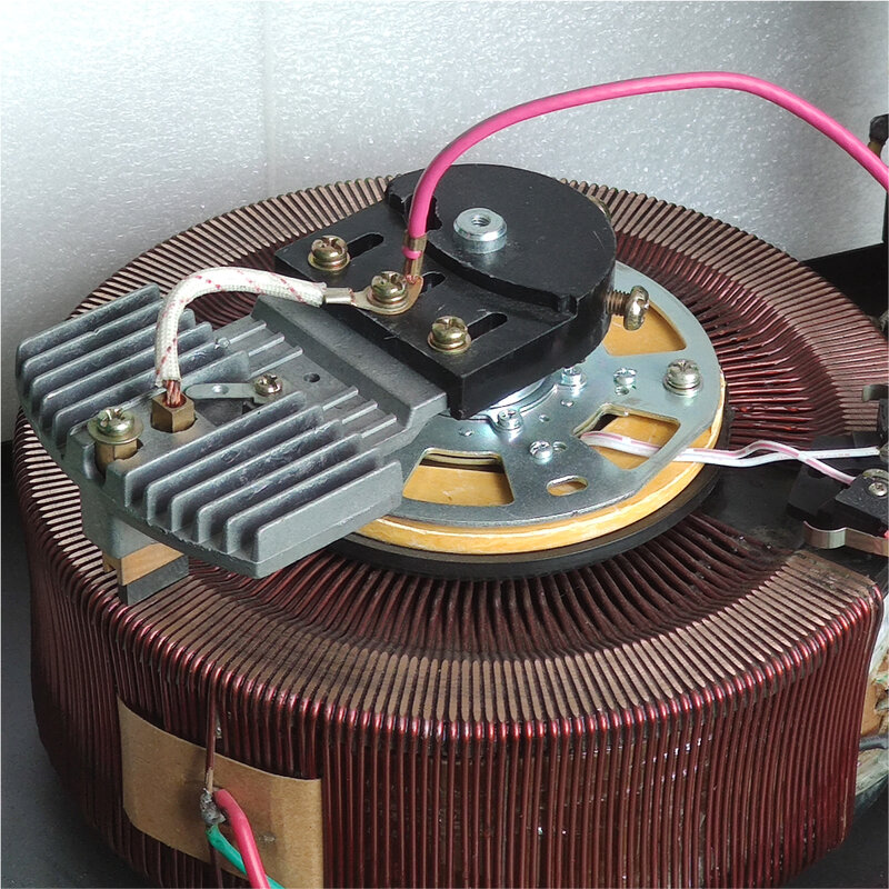 Regulator voltase otomatis, stabilizer tegangan otomatis AC fase tunggal Desktop 3KVA kualitas tinggi
