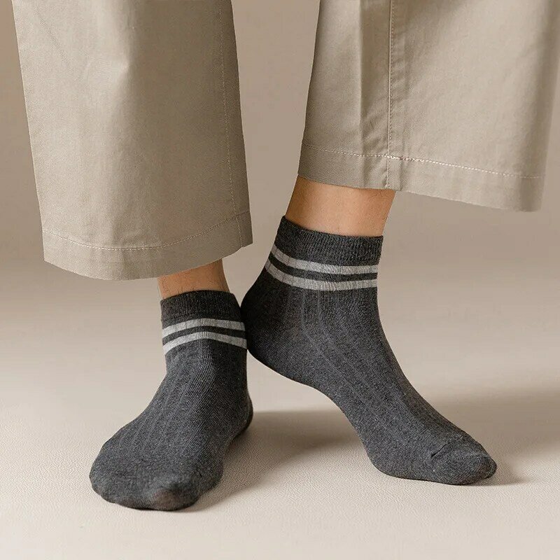 ผู้ชายถุงเท้าฤดูใบไม้ผลิลำลองขาสั้นถุงเท้าสำหรับ Man เหงื่อดูดซับ Breathable ถุงเท้าบาง
