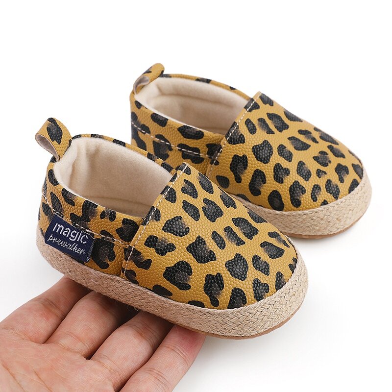 حذاء بطبعة جلد الفهد لحديثي الولادة من عمر 0 إلى 18 عامًا ، أحذية مسطحة ، أحذية مشي كاجوال للربيع والخريف