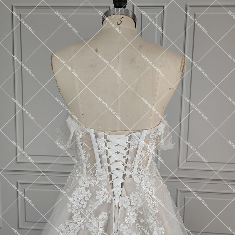 Luxe shimmer-刺繍された3D花を持つチュールのウェディングドレス,裸の肩,ふくらんでいるレース,カスタムメイドのガウン