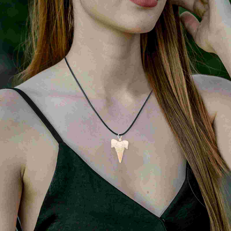 Sharks Tooth Necklace Decorative Necklace Sharks Teeth Pendant for Men and Women