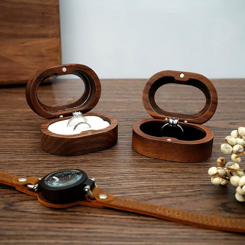 ふた付きの手作りの木製リングボックス,ジュエリー保護ボックス,ベルベットマグネット付き,結婚指輪の保管,提案