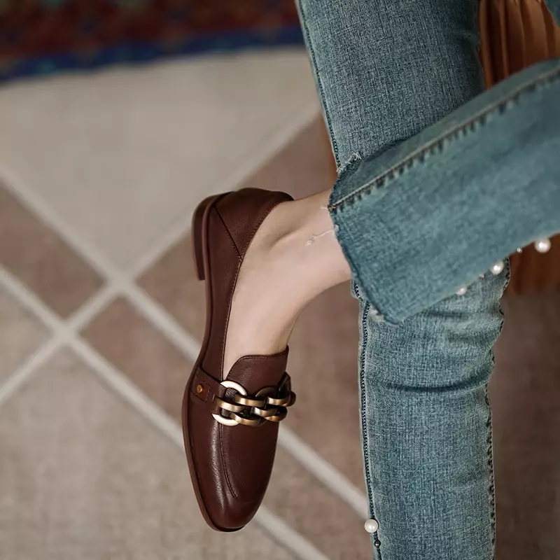 Mocasines con cadena para mujer, zapatos de tacón bajo de cuero genuino con punta redonda, sin cordones, informales y cómodos, para Primavera, novedad de 2021