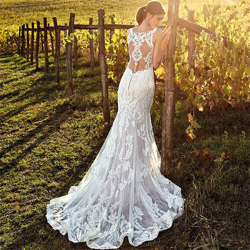 우아한 레이스 스파게티 스트랩 브이넥 환상 단추 2024 웨딩 드레스, 스윕 트레인 신부 가운