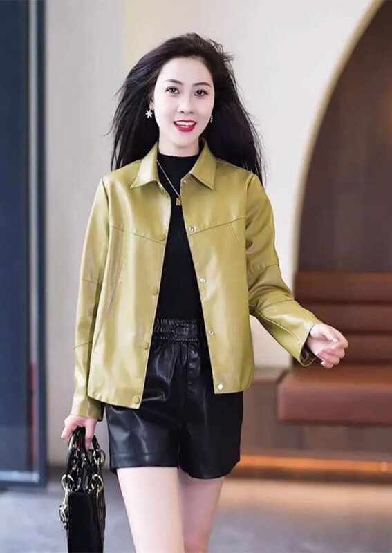 Casaco de pele de carneiro curto feminino, versão coreana, jaqueta de couro de motocicleta fina e premium, novo, 2023