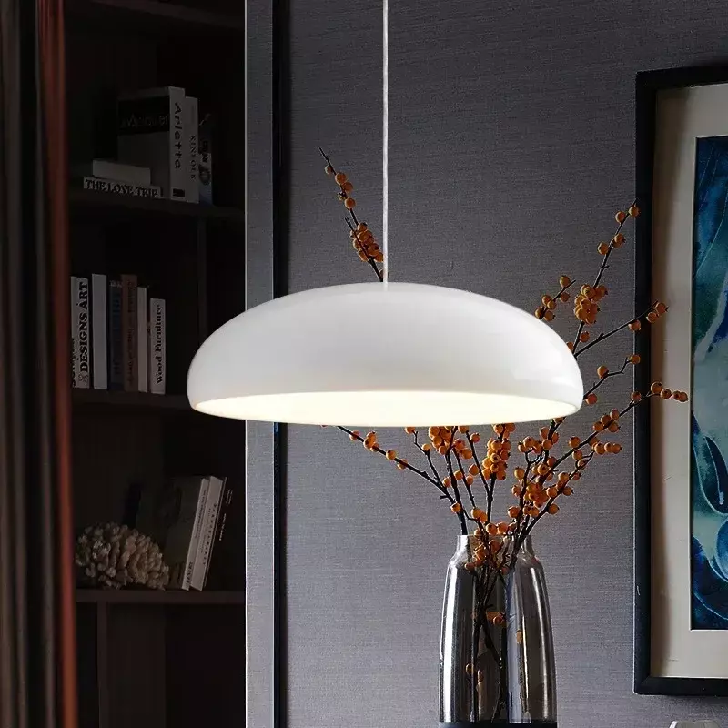 Lampu gantung LED Modern, dekorasi ruang lampu meja makan, lampu gantung Nordic, kap lampu aluminium bulat hitam putih