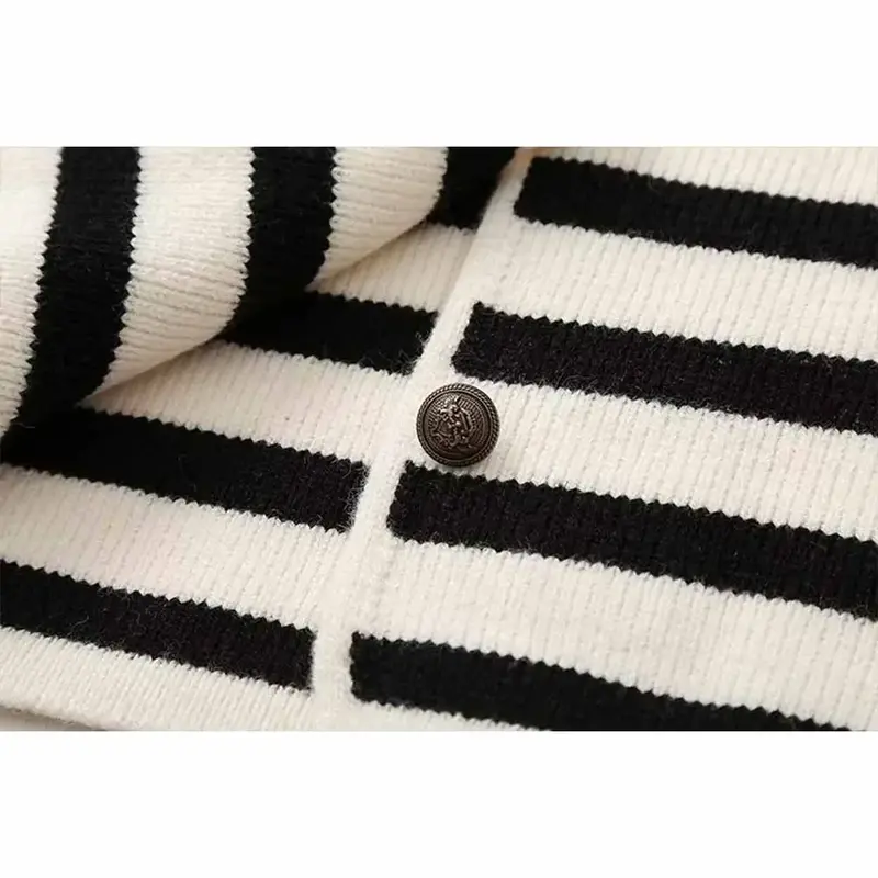 Women's 2023 Fashion Two-color Striped Knit Cardigan Sweater Retro O-neck Long-sleeved Exquisite Buttons Women's Coat Chic Top
