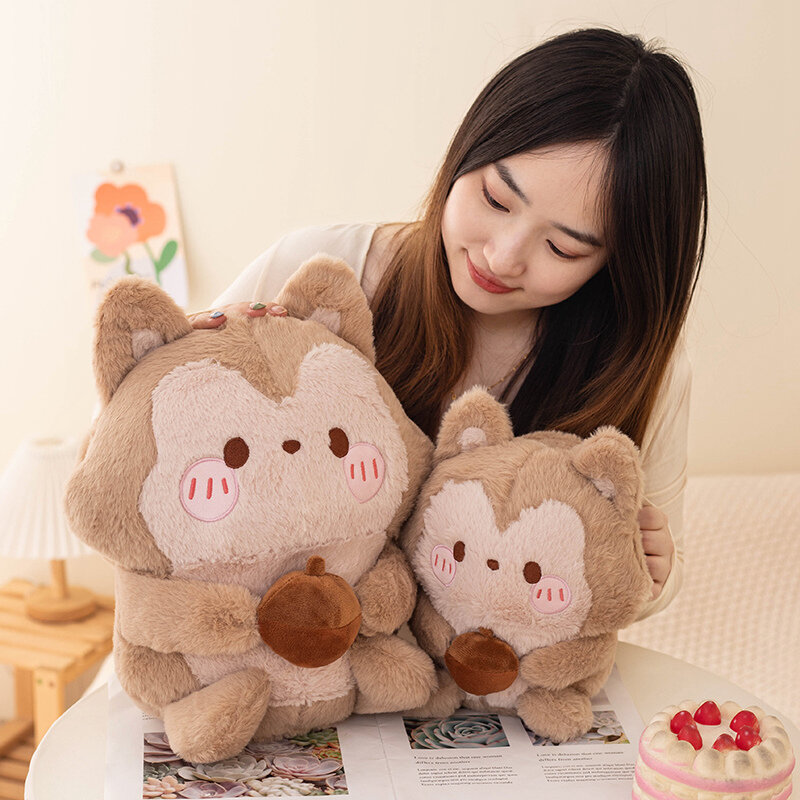 Juguete de peluche de ardilla Kawaii para niñas, bonitos animales de peluche, muñeca de peluche de Pinecone, Anime suave, 25 cm, 35cm