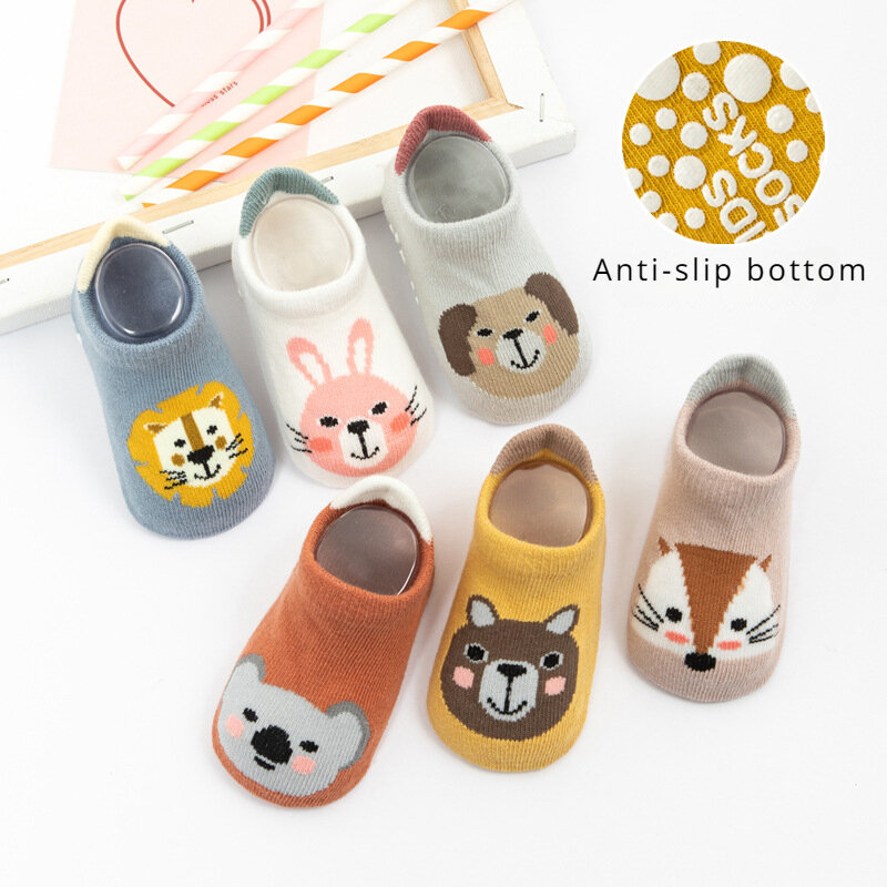 Chaussettes coordonnantes à motif animal de dessin animé pour garçons et filles, chaussures mignonnes pour tout-petits avec colle à pois, chaussettes de sol en cheminée pour enfants