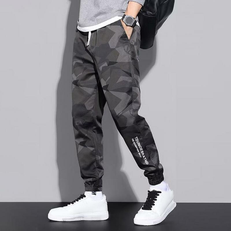 Calça de cintura elástica masculina com cordão, estampa camuflagem, seda gelada, bolsos com faixas no tornozelo, roupa esportiva