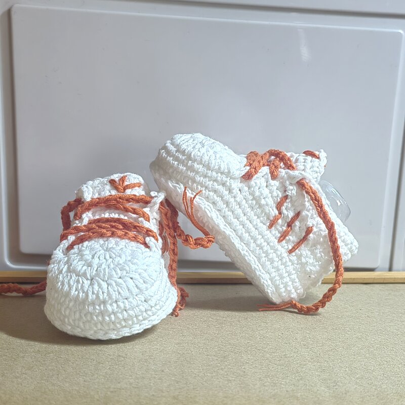 Sepatu bayi baru lahir, sepatu bayi usia 0-1 tahun, sepatu buatan tangan, sepatu wol rajut, kaus kaki rambut, kaus kaki bordir kartun Bbaby, jalan pertama