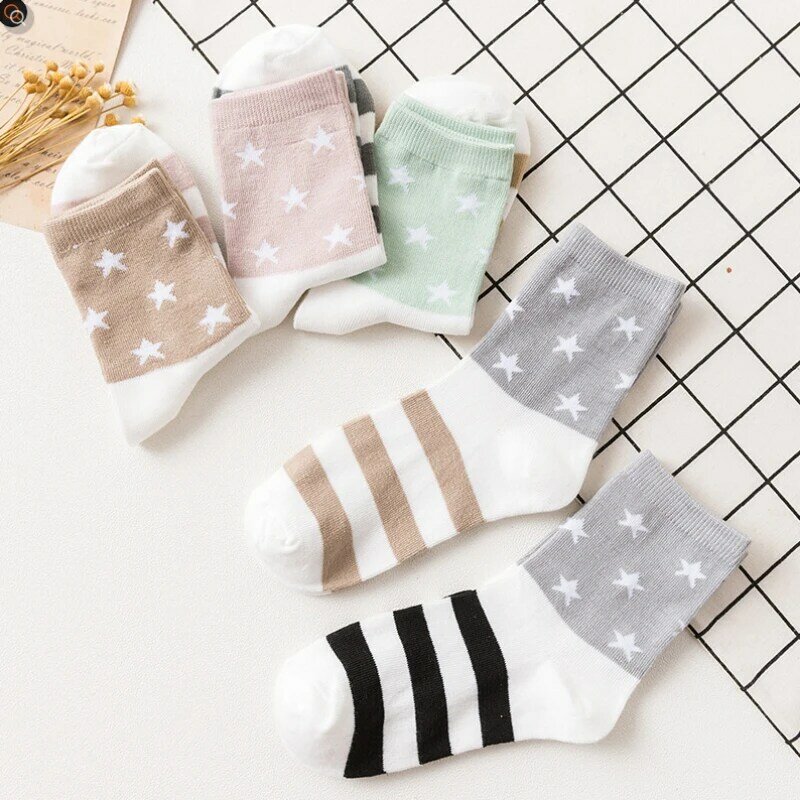 Striped Star Cartoon Mid Tube Socks para mulheres, meias femininas fofas, meias de lazer, Star Picture, nova moda, 2023