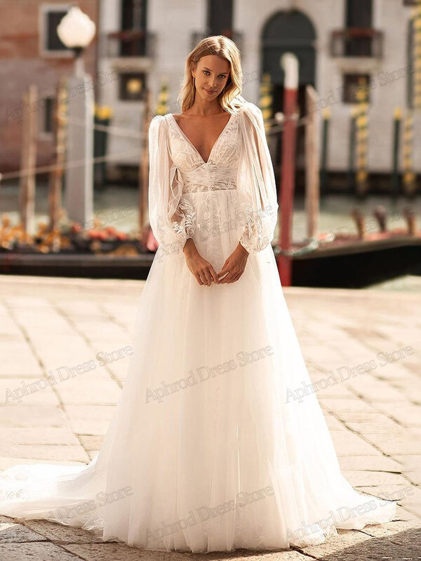 Женское свадебное платье It's yiiya, белое фатиновое платье в богемном стиле, расширяющееся книзу, с кружевной аппликацией и V-образным вырезом на лето 2019