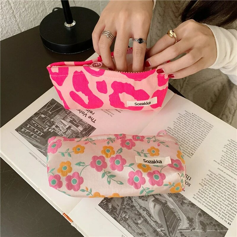 Чехол для карандашей с 3d цветочным принтом, дорожная косметичка в Корейском стиле, женская сумка для хранения косметики, цветочные мешки на молнии для ручек