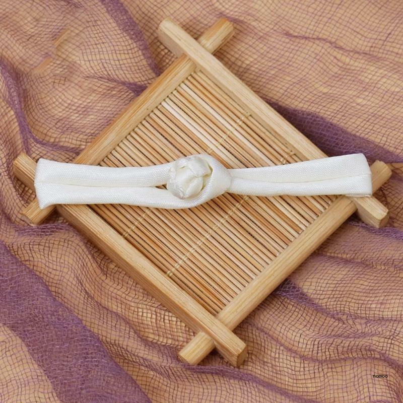 Bottoni a forma rana con nodo cinese cuciti su elementi fissaggio per tradizionale sciarpa cheongsam cardigan maglione
