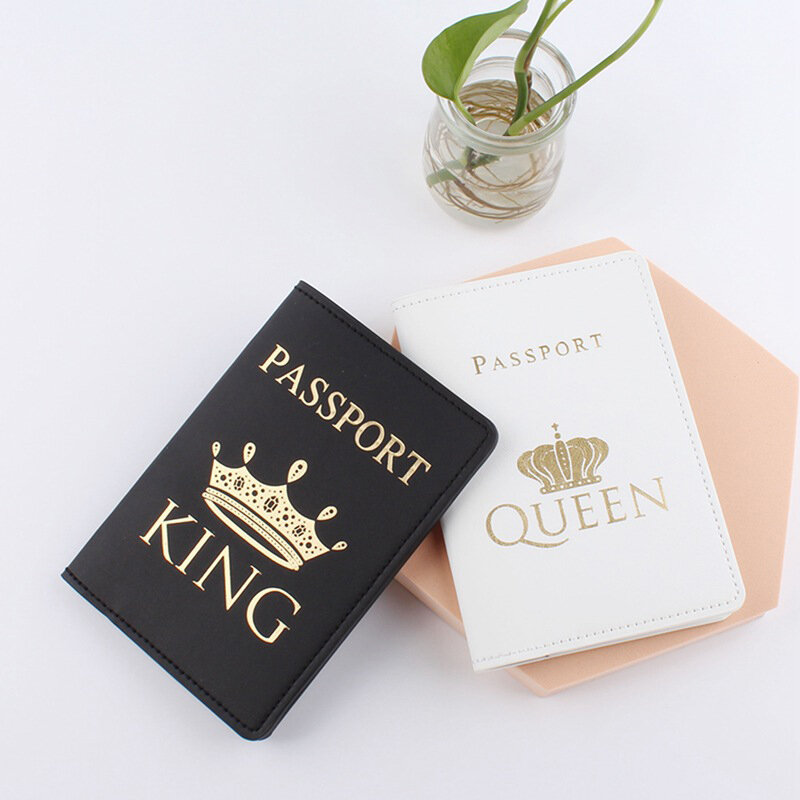 Обложка для паспорта для влюбленных пар с горячим тиснением «KING & QUEEN». Обложка для паспорта для мужчин и женщин, дорожная Обложка для паспорта, модный подарок на свадьбу