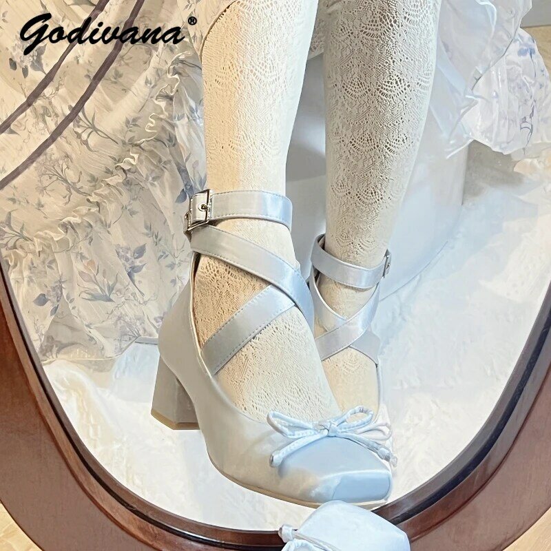 Stile originale Lady Girls Lolita punta quadrata cinturini alla caviglia eleganti scarpe da donna ballerine scarpe in raso con fiocco in tinta unita