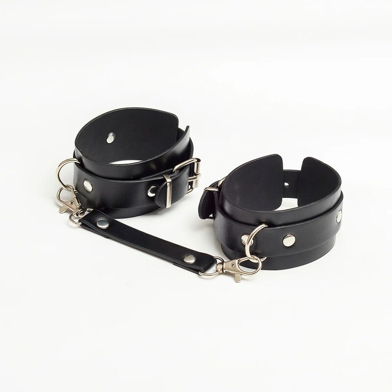 A pair black pu oil side love handcuffs couple body restraint love toy accessories soft comfort shackles