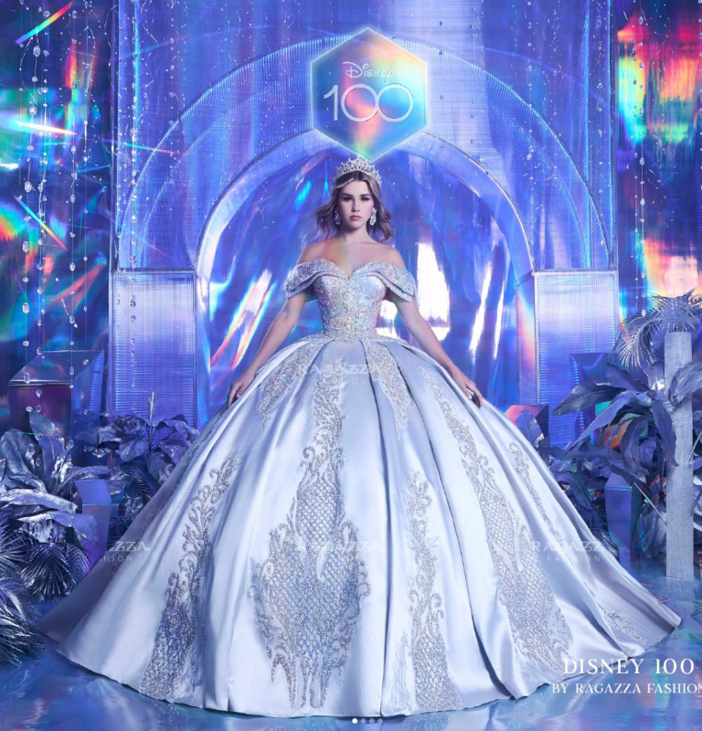 Mousserende Prinses Zilveren Quinceanera Jurken 2024 Luxe Strapless Sweetheart Crystal Diamante Kralen 16 Dress فساتين سهرات