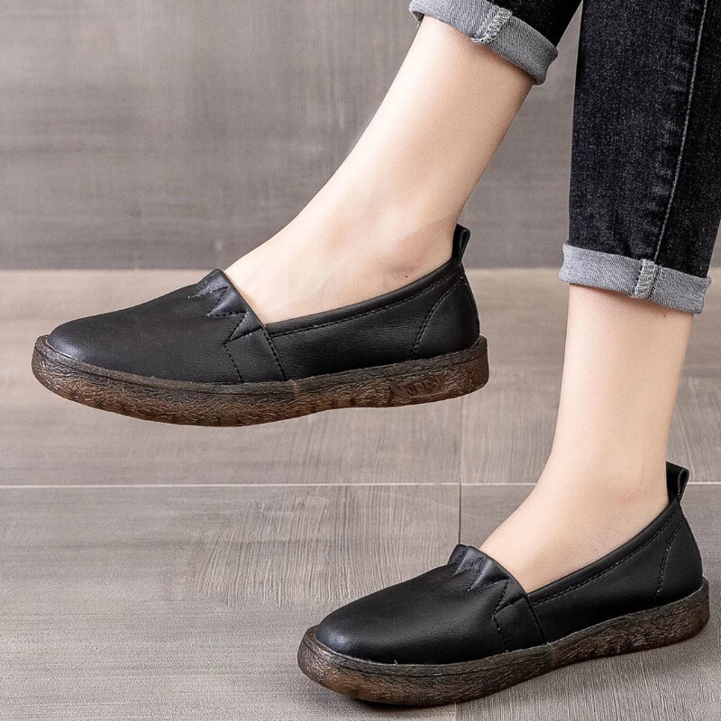 Sepatu kulit asli putih kecil wanita, sneaker pantofel warna polos sol jelly baru 2024 untuk perempuan