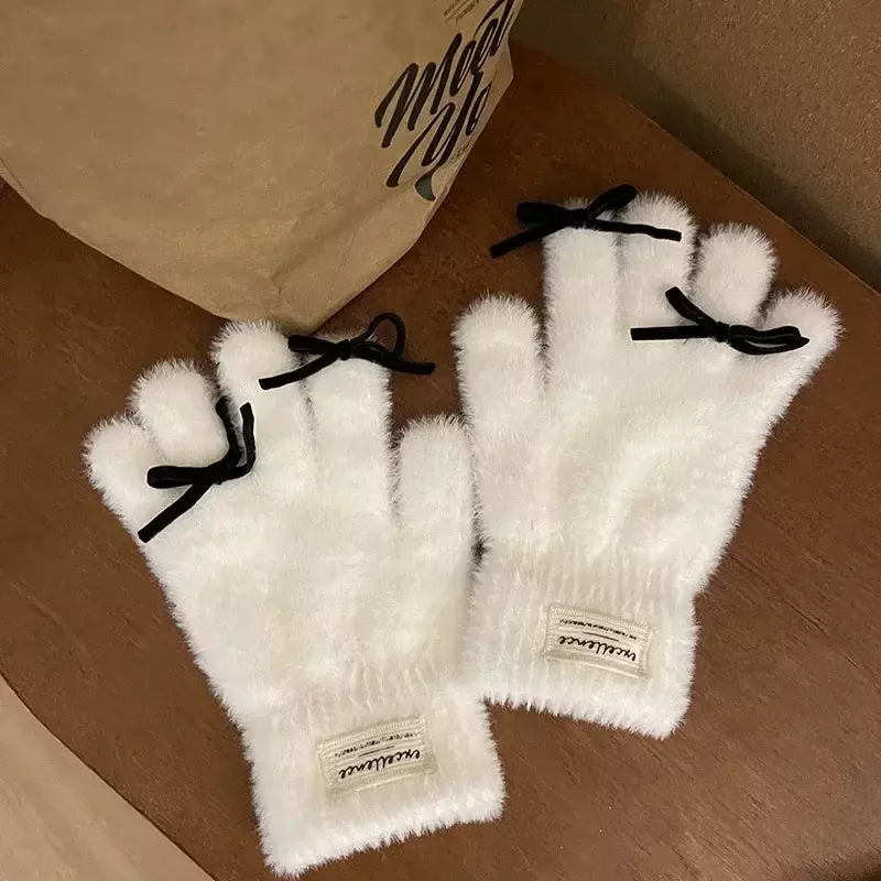 Kawaii futro zimowe zagęszczone rękawiczki do ekranu dotykowego Fullfinger Y2K damskie Lolita muszka rękawiczki mitenki JK akcesoria noworoczny prezent