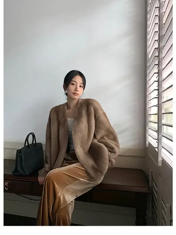 Mantel bulu palsu wanita Korea modis Y2K bulu cerpelai wanita modis V-neck imitasi jaket beludru bulu 2023 gaya baru