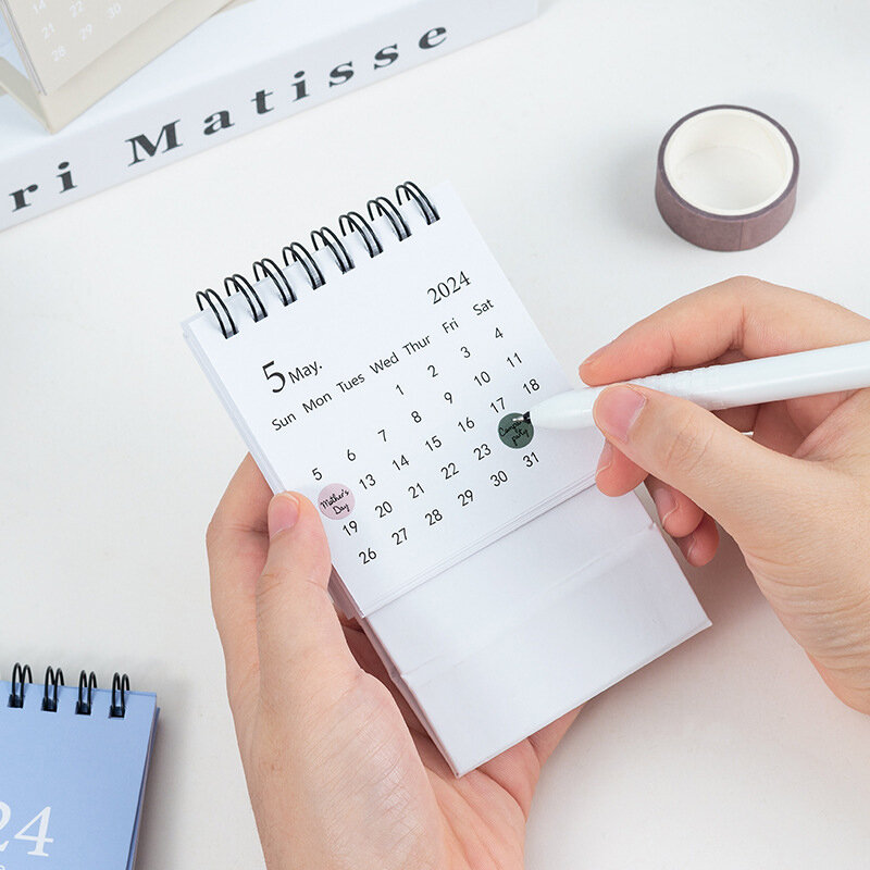 1pc 2024 mini niedlichen Schreibtisch kalender kawaii Desktop-Dekoration kreativer Kalender Tages planer Planer jährliche Agenda Büro Geschenke