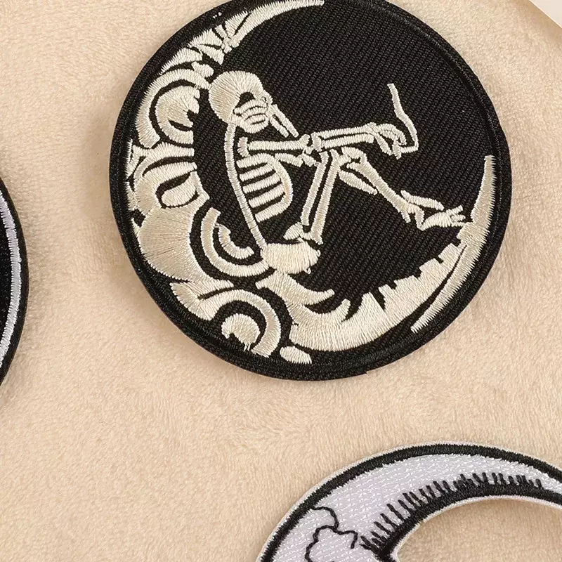 2024 New Embroidery Patch DIY Wolf Cat Skeleton Man Sticker Adhesive Badges Emblem Iron on Patches Cloth Bag Fabric Accessories