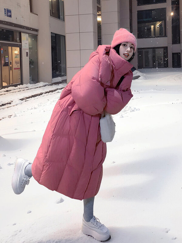 Roze Donsjack Voor Dames Ziet Er Lang Uit In De Winter