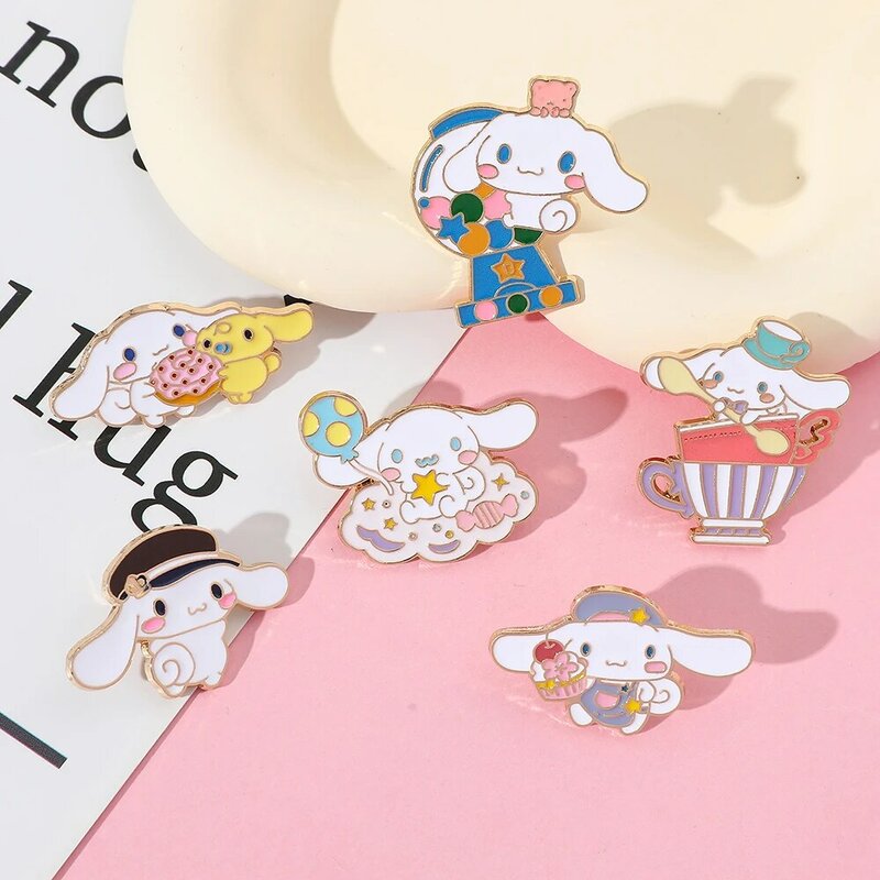 Sanrio spilla fondo Anime Hello Kitty My Melody Pochacco Kuromi Cinnamoroll spille per zaino spille collare gioielli