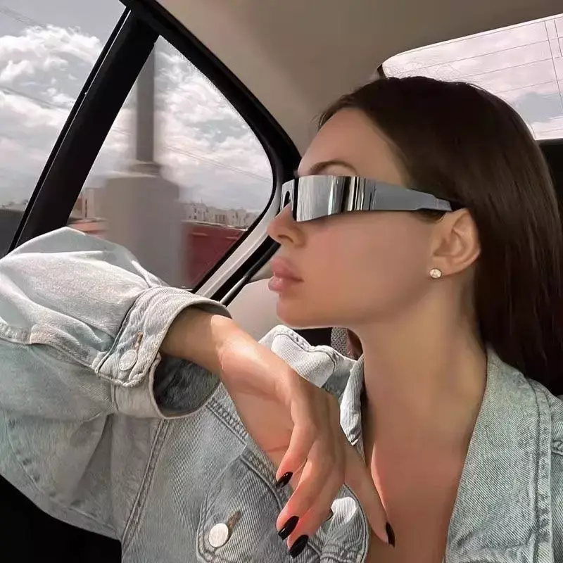แว่นตา Y2K แว่นกันแดดชายและหญิงความรู้สึกของนักบินเทคโนโลยีในอนาคตแว่นตาเย็นแบบไร้กรอบชิ้นเดียว