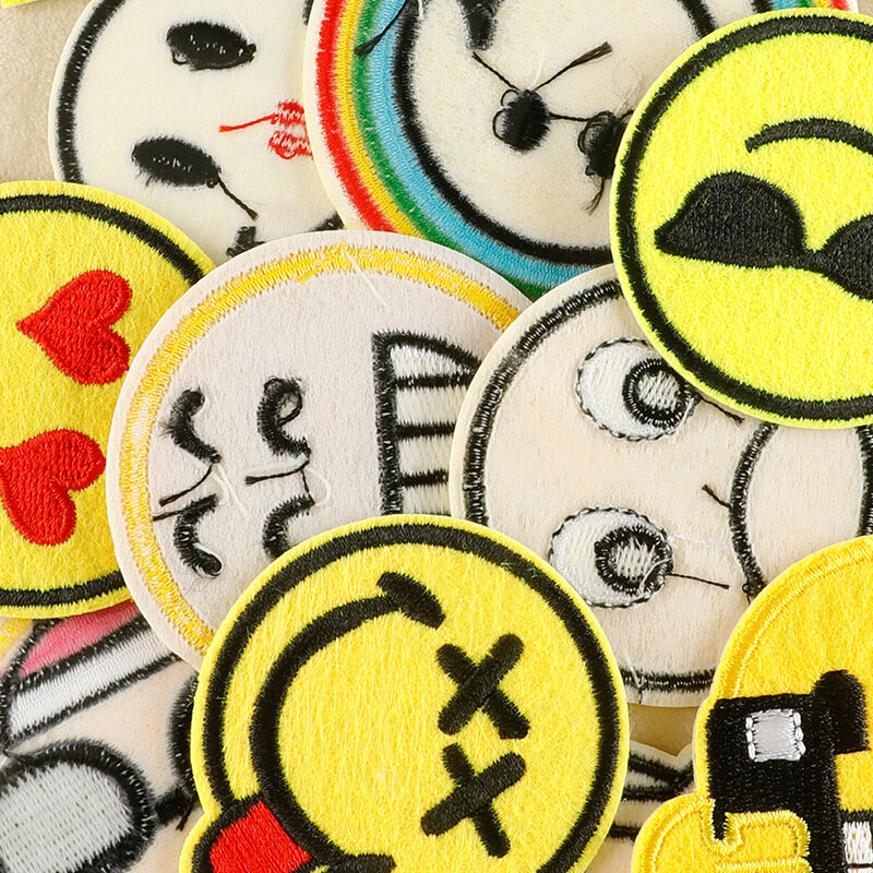 2024 Hot Embroider Logo DIY Smiling Face Fabric Sew Patch Label Sticker for Skirt Cloth Hat Jeans Backpack Adhesive Emblem Badge