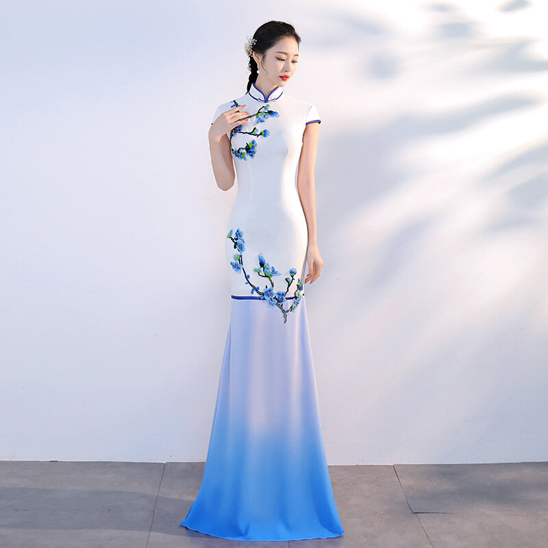 짧은 소매 Qipao 자수 아플리케 만다린 칼라 그라데이션 인어 새틴 치파오 중국 여성 드레스, 봄 섹시한