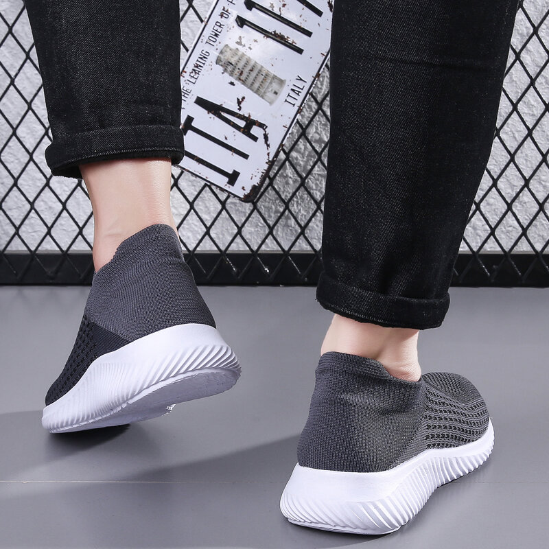 Męskie trampki oddychające tekstylne cholewki wygodne lekkie amortyzujące jakości Slip-on Unisex Cross-Trainer minimalistyczne buty