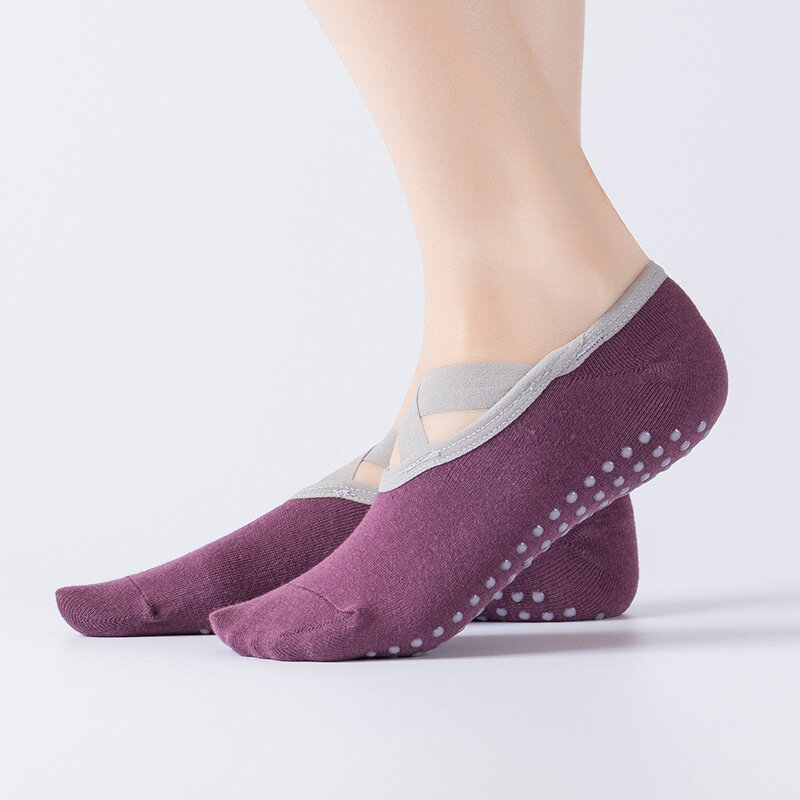 Calcetines de Yoga de silicona para mujer, medias deportivas antideslizantes de algodón para Fitness, baile, zapatillas negras con empuñaduras, novedad de 2023