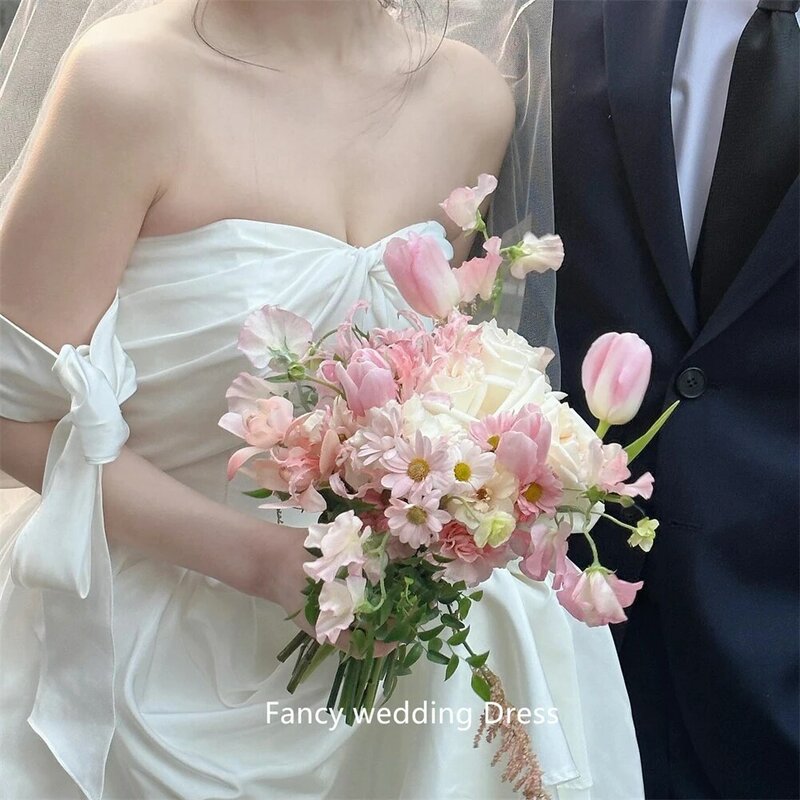 ชุดเดรสงานแต่งงานเปิดไหล่แบบเรียบง่ายชุดเดรสเจ้าสาวผ้าซาตินเกาหลีแขนสั้นชุดเดรสปาร์ตี้ยาวถึงพื้น