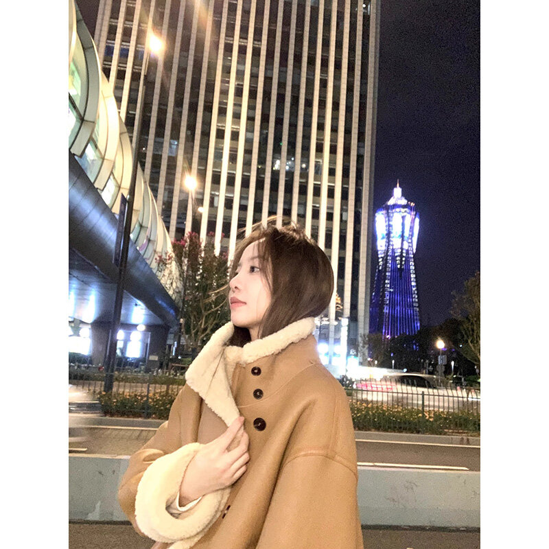Mantel tebal hangat lengan panjang wanita, jaket wol model gelombang musim dingin 2023