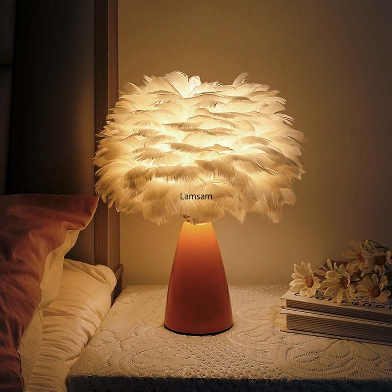 Lámpara de plumas creativa, luz decorativa de cerámica para escritorio, luz nocturna LED USB para dormitorio, sala de estar, cafetería, Hotel, decoración navideña