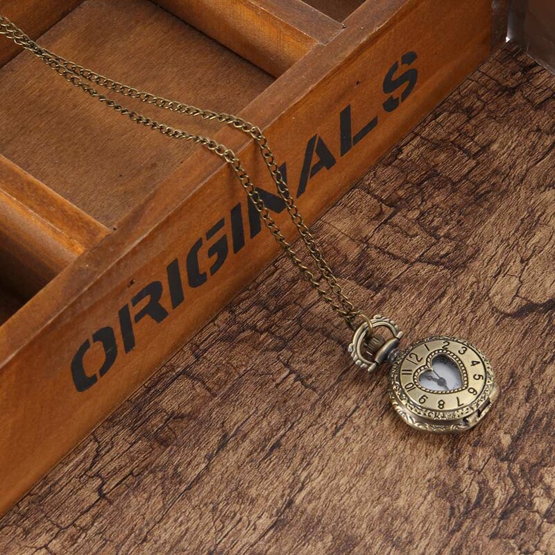 Relógio de bolso do vintage cor bronze relógio de quartzo legal corrente oco amor coração relógios ll @ 17