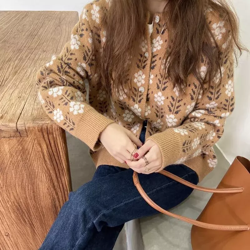 Suéter Harajuku de manga larga para mujer, cárdigan de punto de algodón, Estilo Vintage, flor elegante de pradera, color marrón, invierno y otoño, Y2k