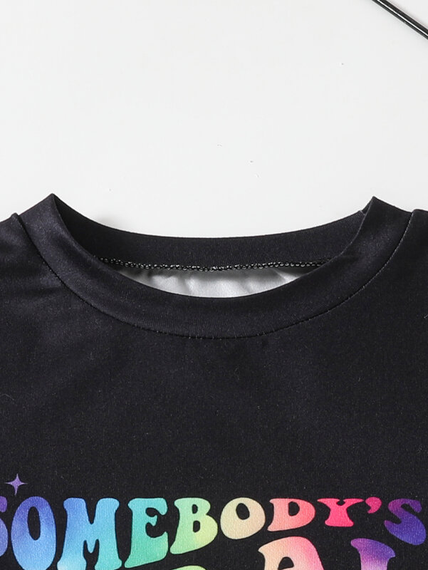 Camiseta colorida carta impressa feminina e conjunto curto, loungewear aconchegante, gola redonda, padrão confortável, moda verão, 2 peças