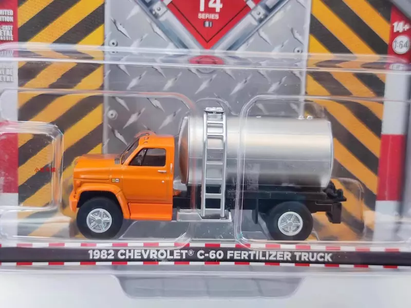 1:64 1982 Chevrolet C-60 Fertilizer Truck Diecast Metal Alloy Model Car Toys For Gift Collection W1294