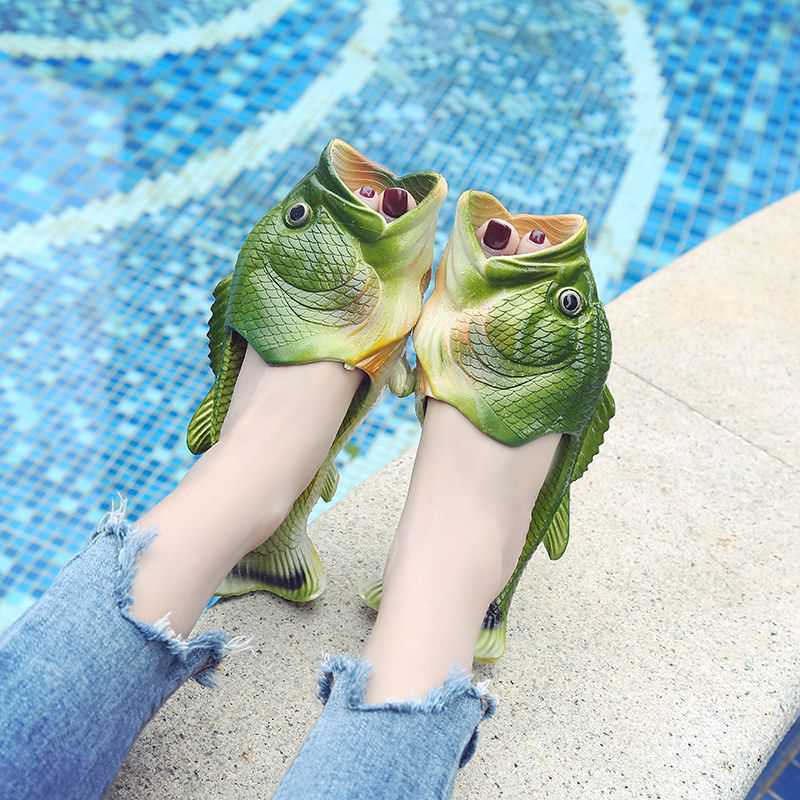 Pantofole di pesce nuove donne divertenti casa creativa antiscivolo moda pesce salato parola trascinare pantofole alla moda da uomo spiaggia all'aperto 2023